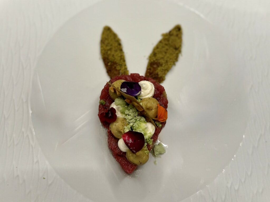 Asino, pistacchio, garum erba cipollina del Blum di Taormina