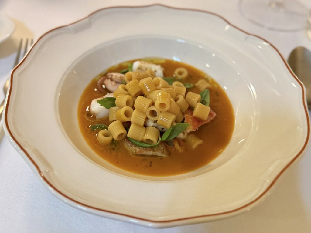 Tubettini in caciucco con scorfano, triglia, mazzancolle e moscardini.