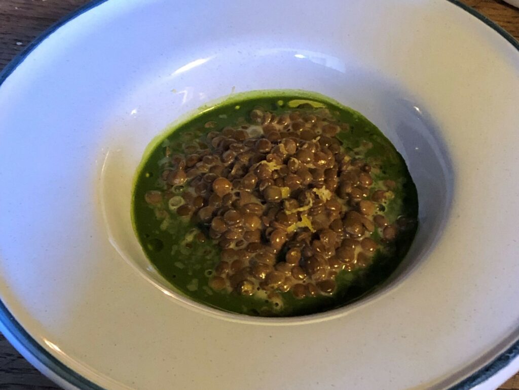 Lenticchie mantecate in cotica di maiale, alloro, limone