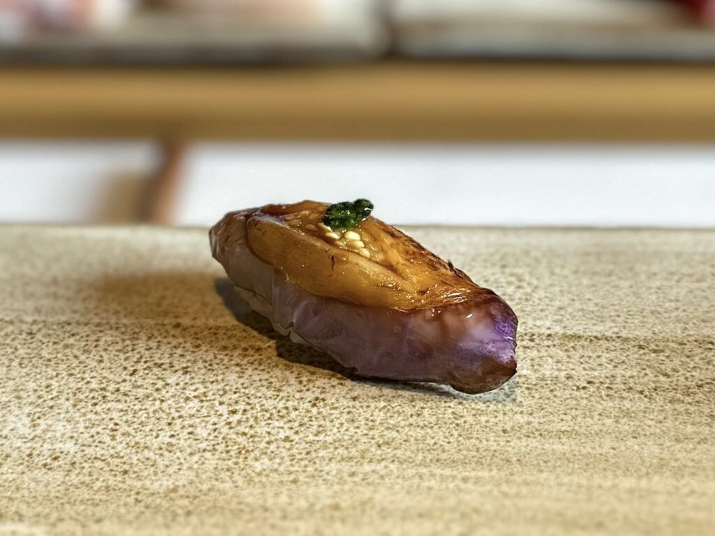 Nigiri con melanzana Iyo Omakase