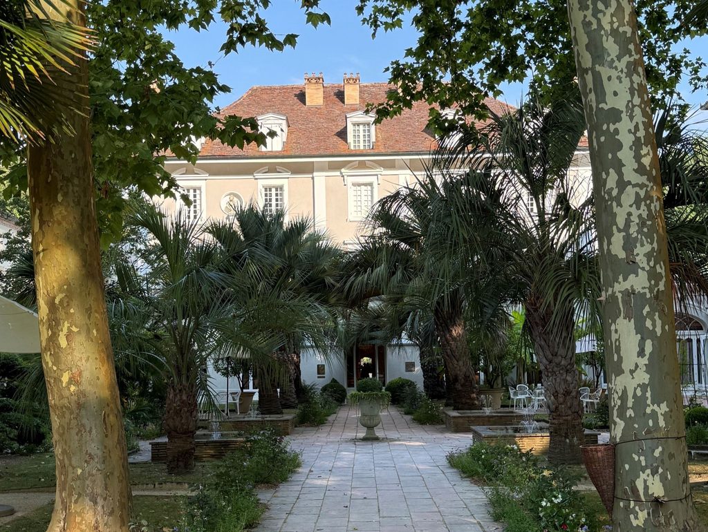 Ingresso del ristorante Les Prés d'Eugénie