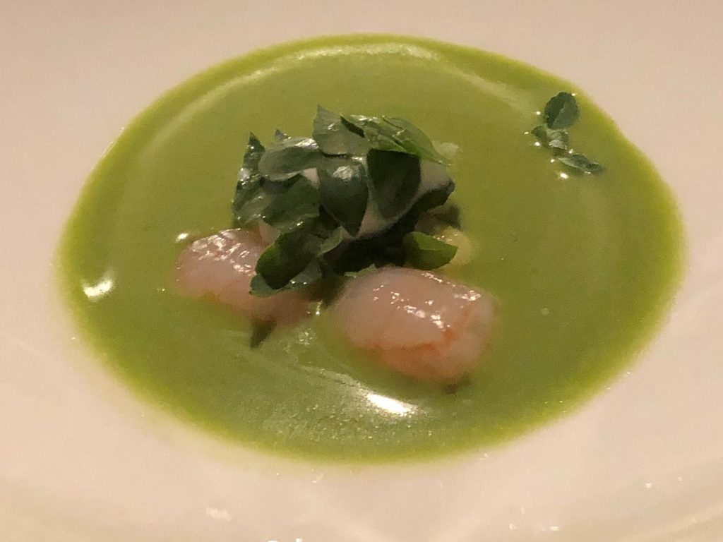 Scampo dell’Adriatico crudo, albedo di anguria, sorbetto di cocco (acetosa, basilico e coriandolo), salsa al curry verde (estratto a freddo non cotto per mantenere la parte vegetale