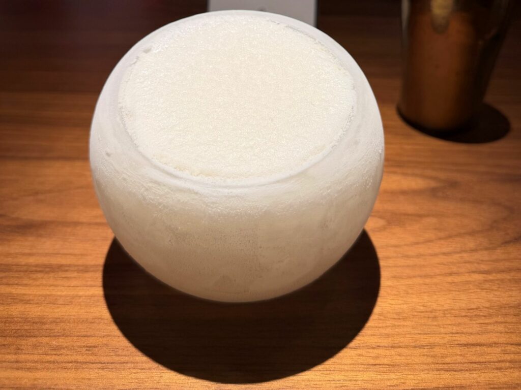 Aria ghiacciata di albicocca fermentata, fresca e aceto di albicocche.