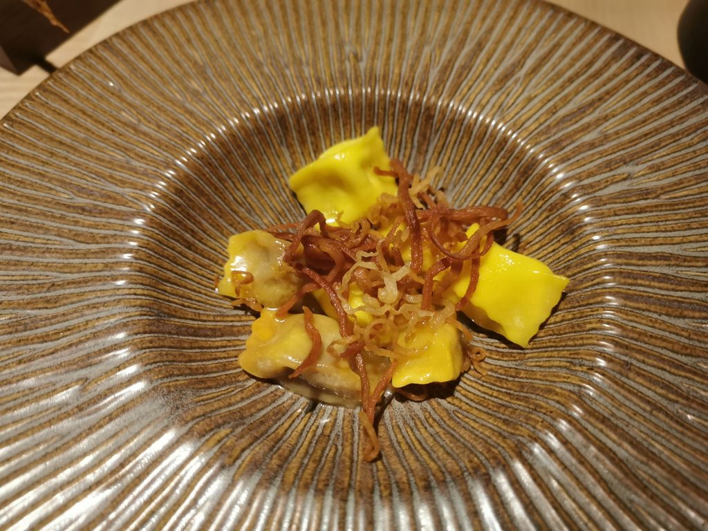 Ravioli del Plin all’amatriciana e guanciale croccante