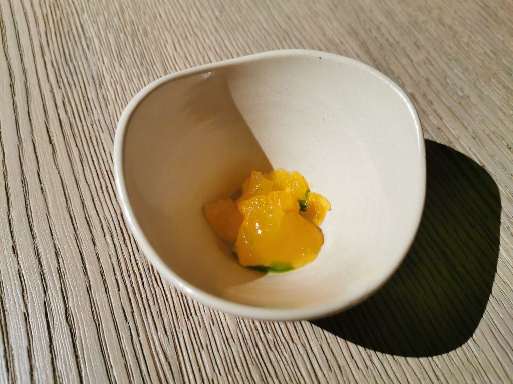 Gelatina di mandarino e gelsomino del ristorante Nomos Ante