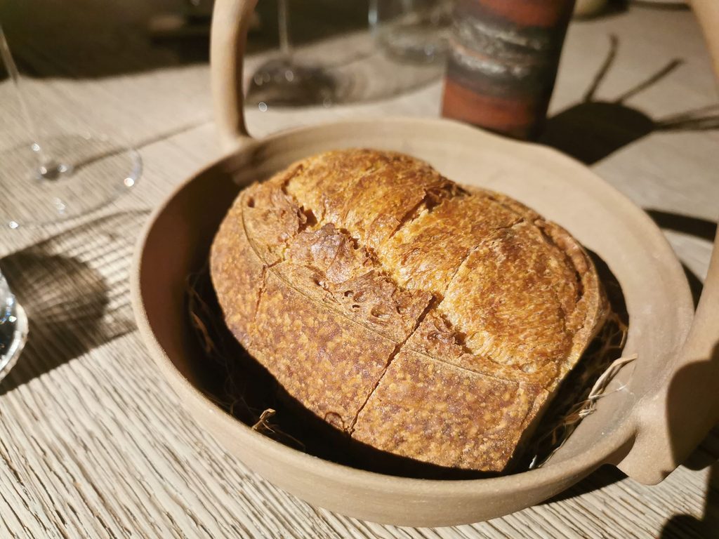 Il pane fatto in casa del ristorante Nomos Ante