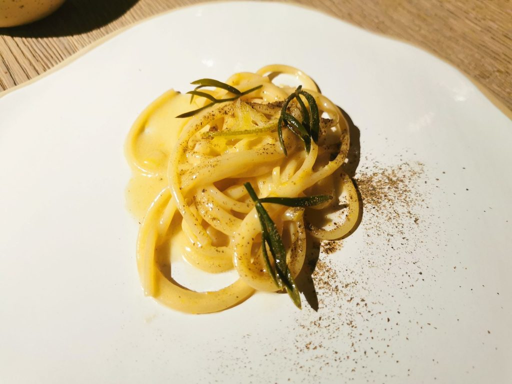 Spaghetti Citrus – Provola, Lapsang, Capperi