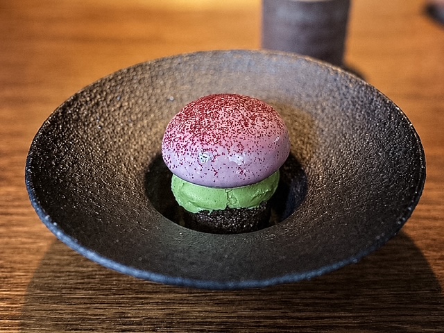 pinecone cookie di di Ikoyi